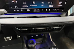 Harmaa Audi Q6 e-tron 2025 kuva 27.