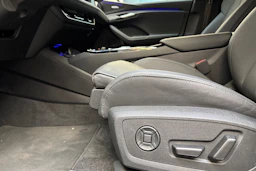 Harmaa Audi Q6 e-tron 2025 kuva 33.