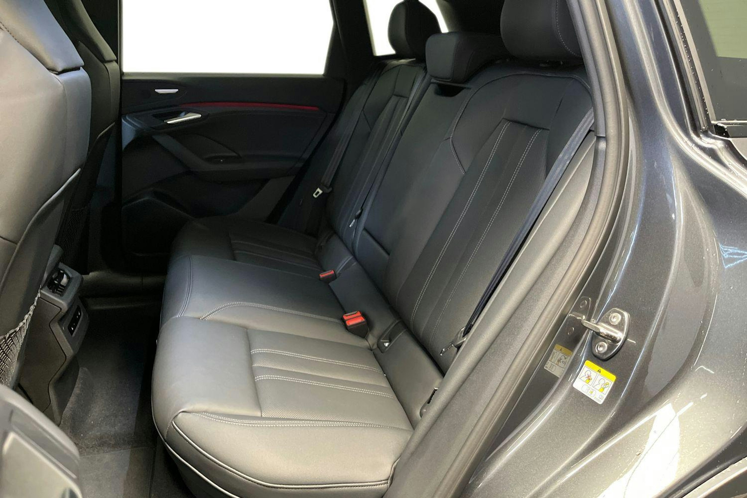 daytonan harmaa Audi Q6 e-tron 2025 kuva 4.