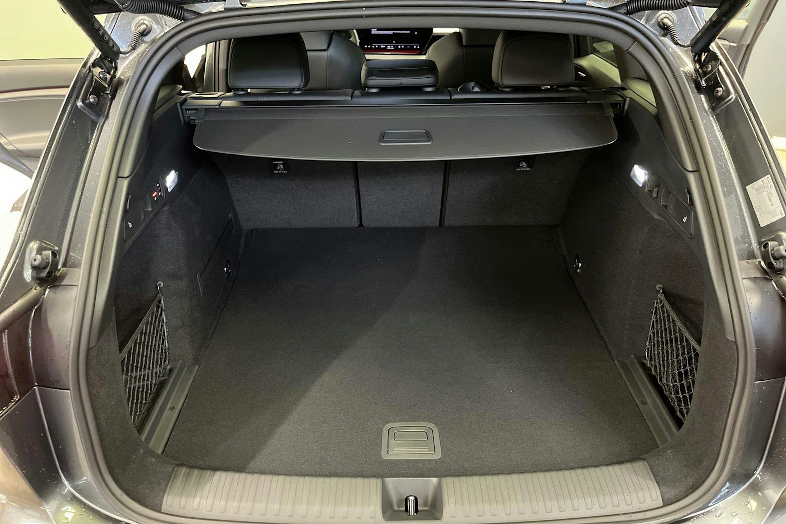 daytonan harmaa Audi Q6 e-tron 2025 kuva 5.