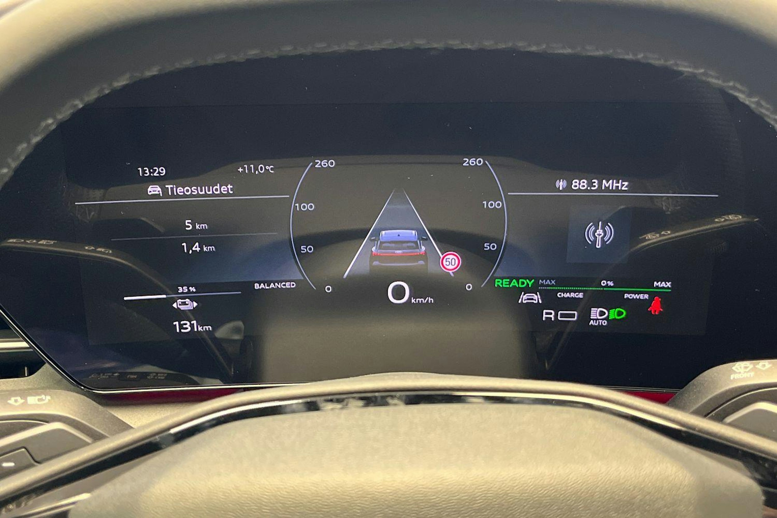 daytonan harmaa Audi Q6 e-tron 2025 kuva 8.