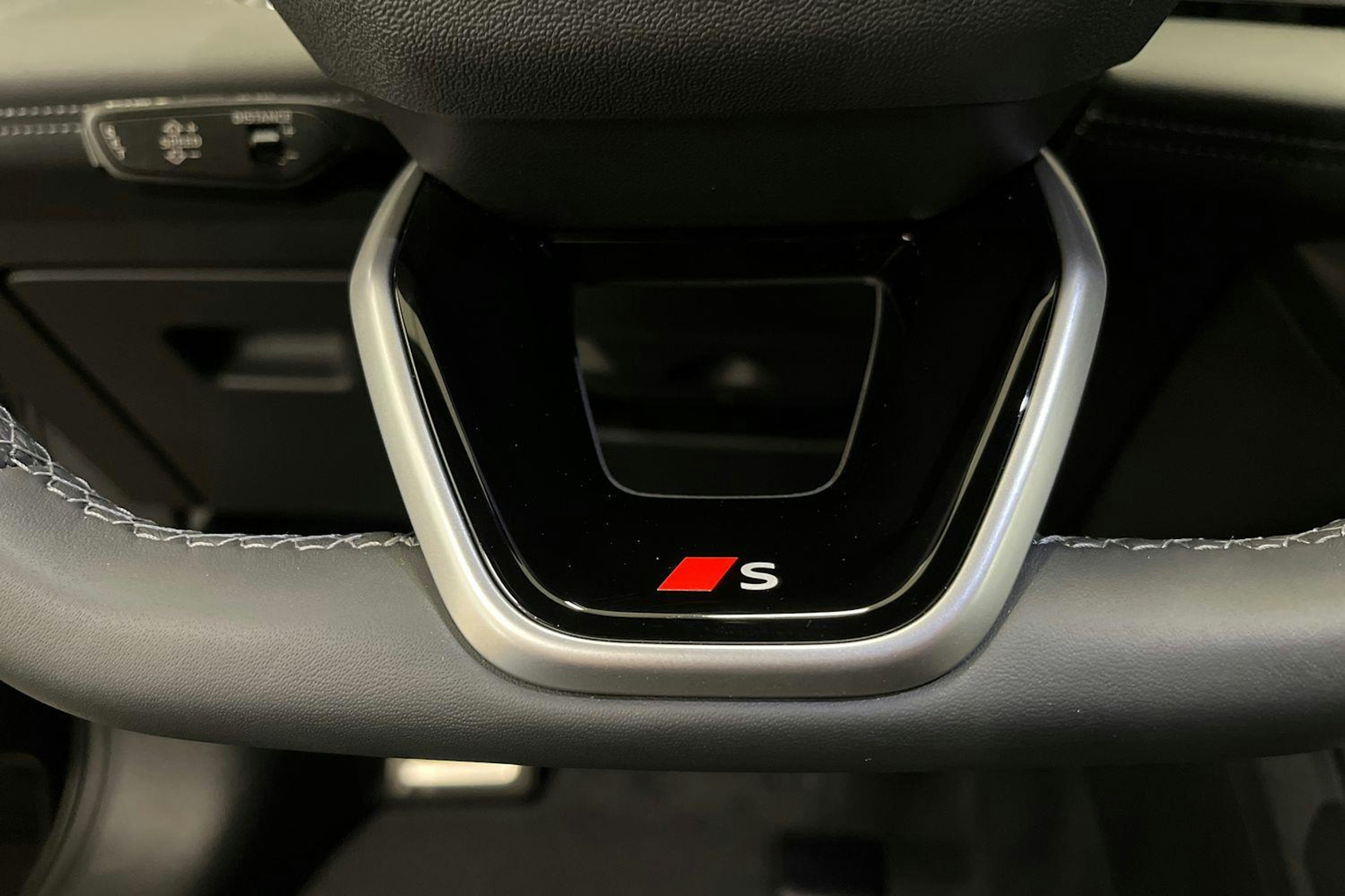 daytonan harmaa Audi Q6 e-tron 2025 kuva 17.