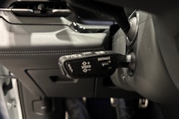 valkoinen Audi Q6 e-tron 2025 kuva 13.