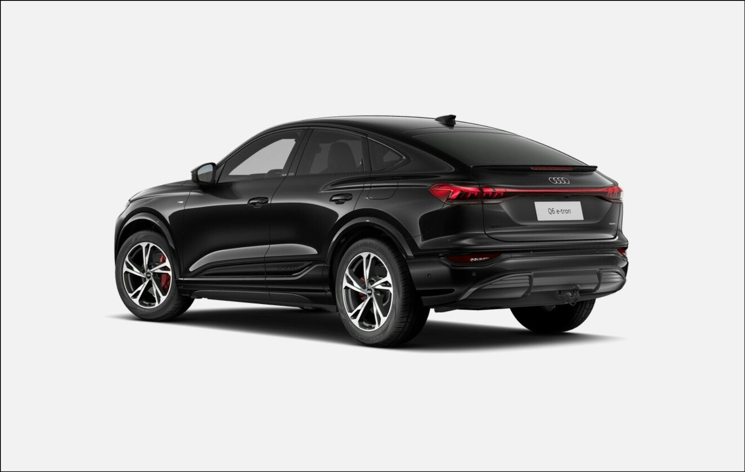 met. musta Audi Q6 e-tron 2025 kuva 4.