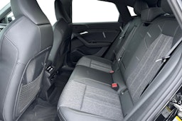 met. musta Audi Q6 e-tron 2025 kuva 8.