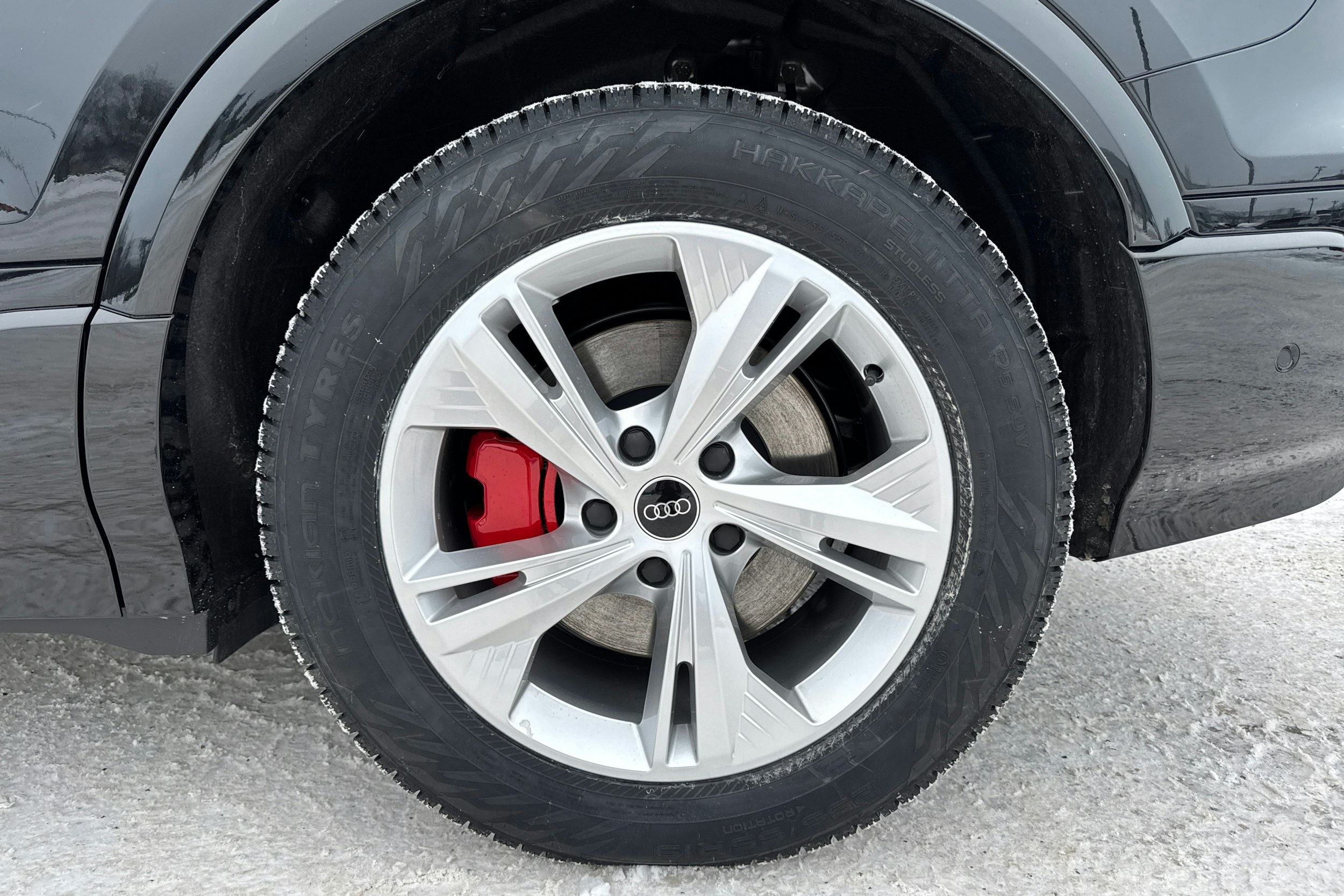 met. musta Audi Q6 e-tron 2025 kuva 10.