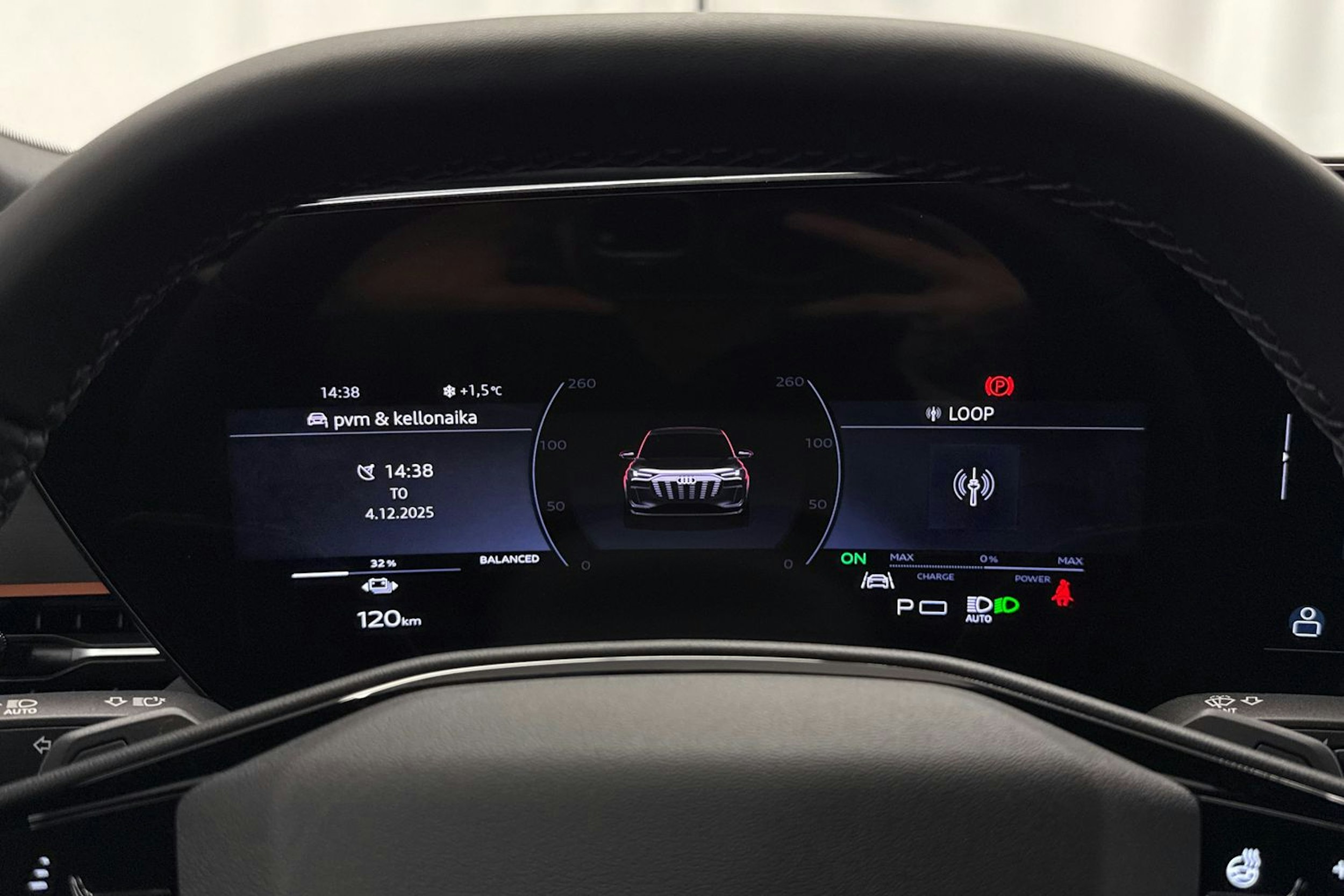 met. harmaa Audi Q6 e-tron 2025 kuva 14.