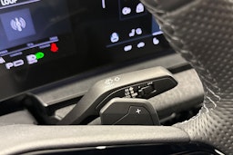 met. harmaa Audi Q6 e-tron 2025 kuva 16.