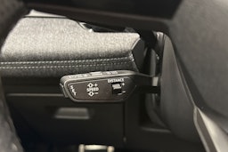 met. harmaa Audi Q6 e-tron 2025 kuva 17.