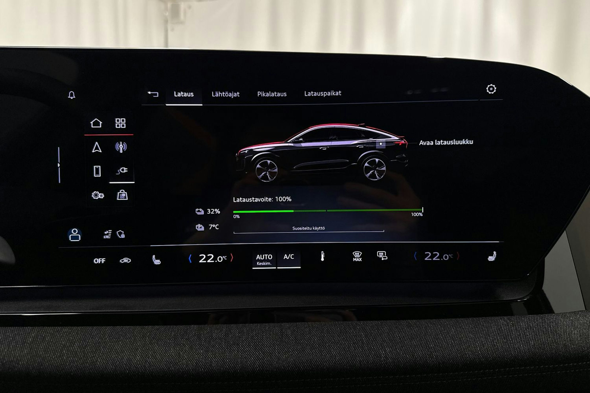 met. harmaa Audi Q6 e-tron 2025 kuva 23.