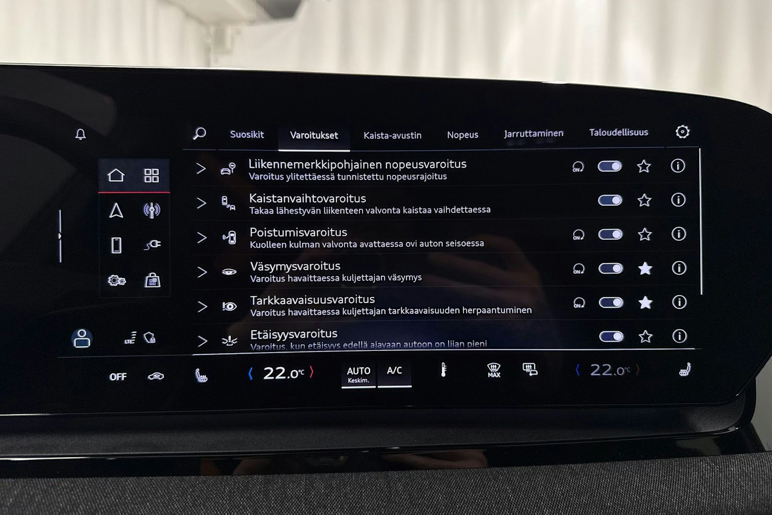 met. harmaa Audi Q6 e-tron 2025 kuva 24.