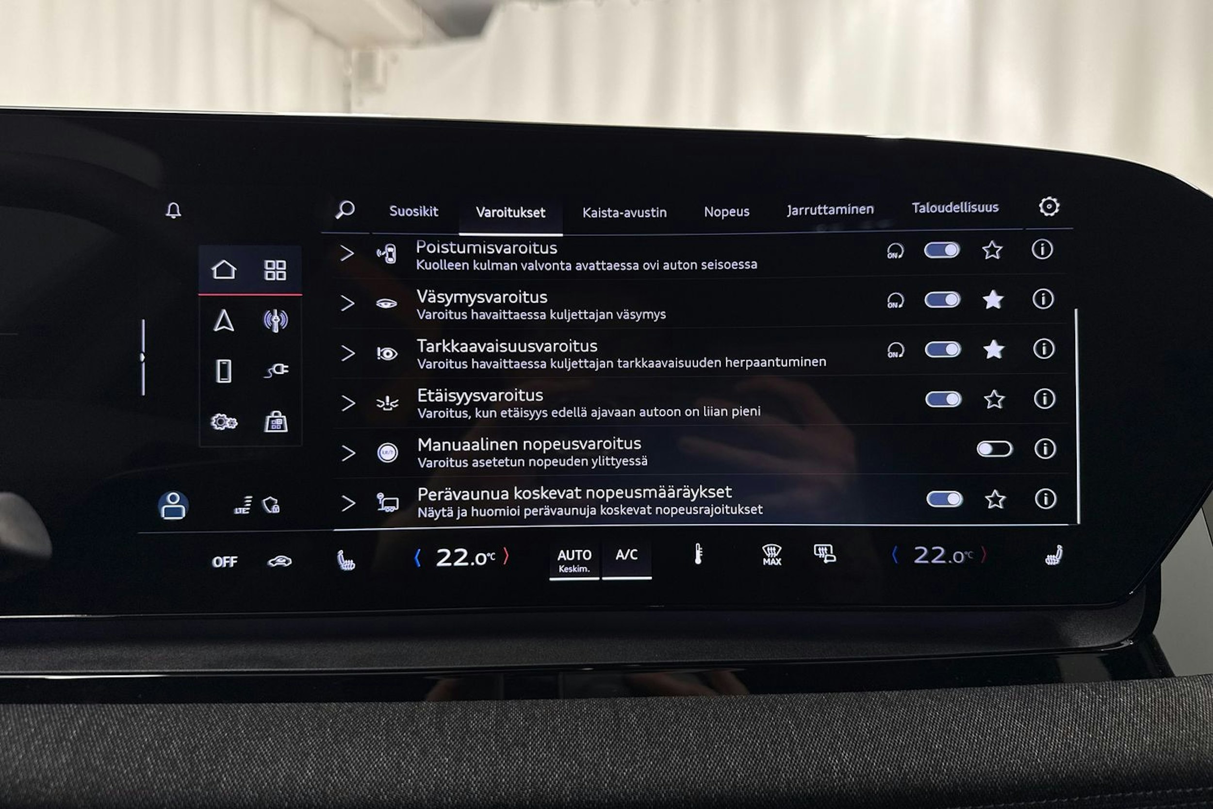 met. harmaa Audi Q6 e-tron 2025 kuva 25.