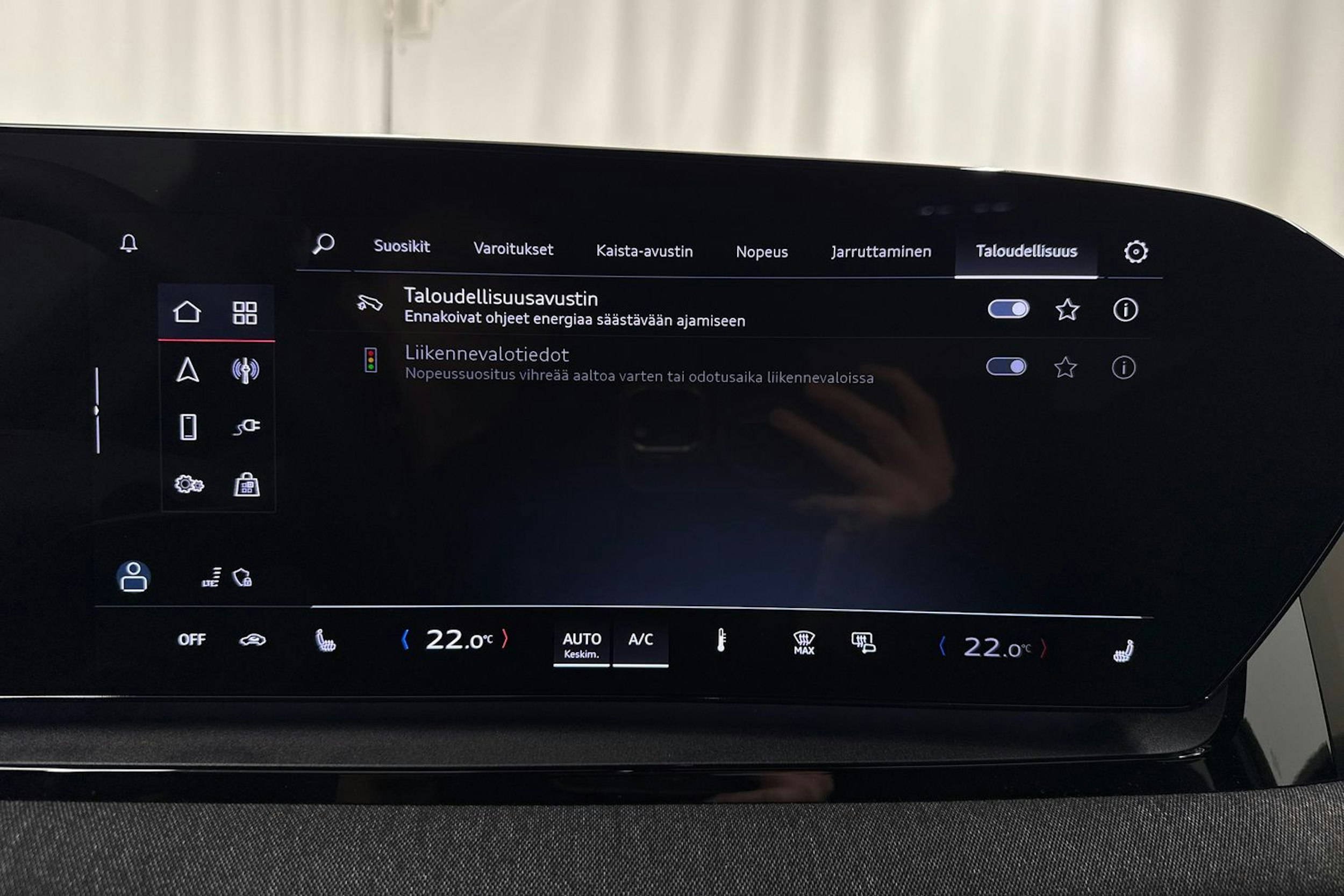 met. harmaa Audi Q6 e-tron 2025 kuva 29.