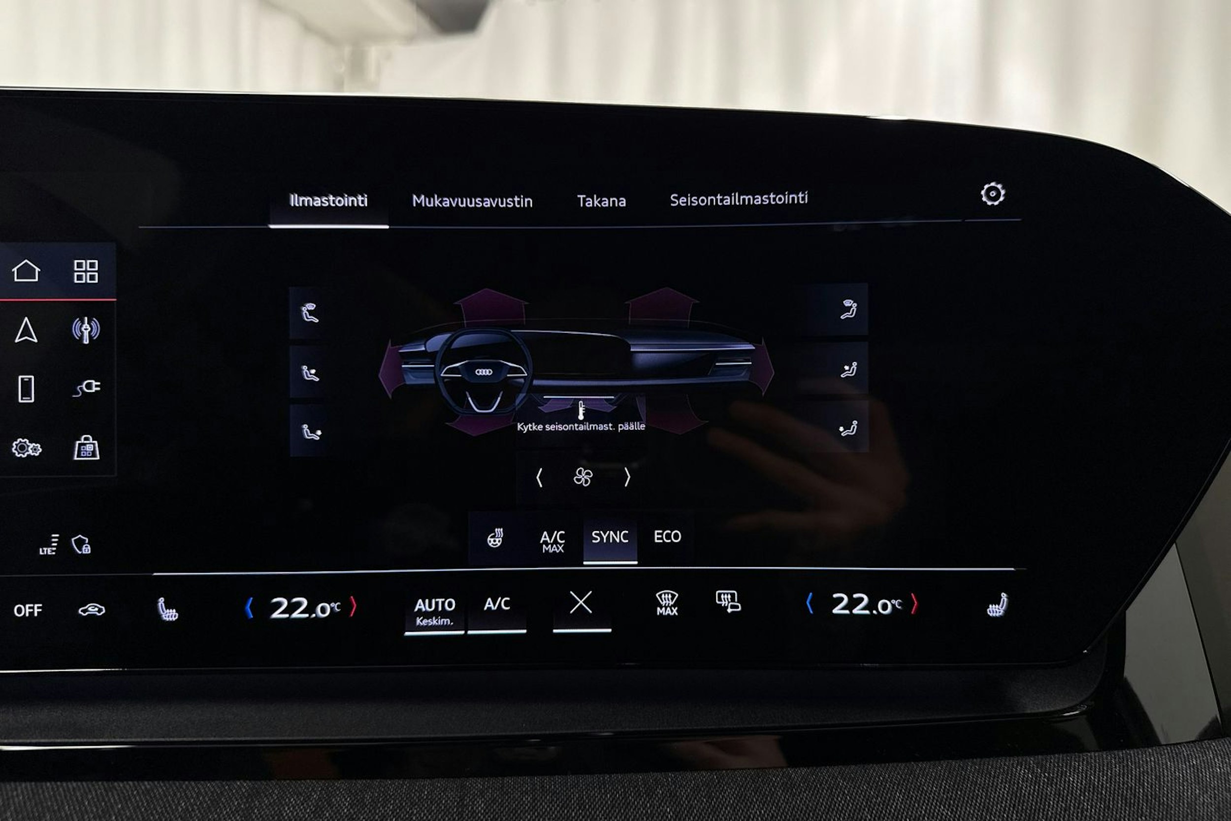 met. harmaa Audi Q6 e-tron 2025 kuva 31.