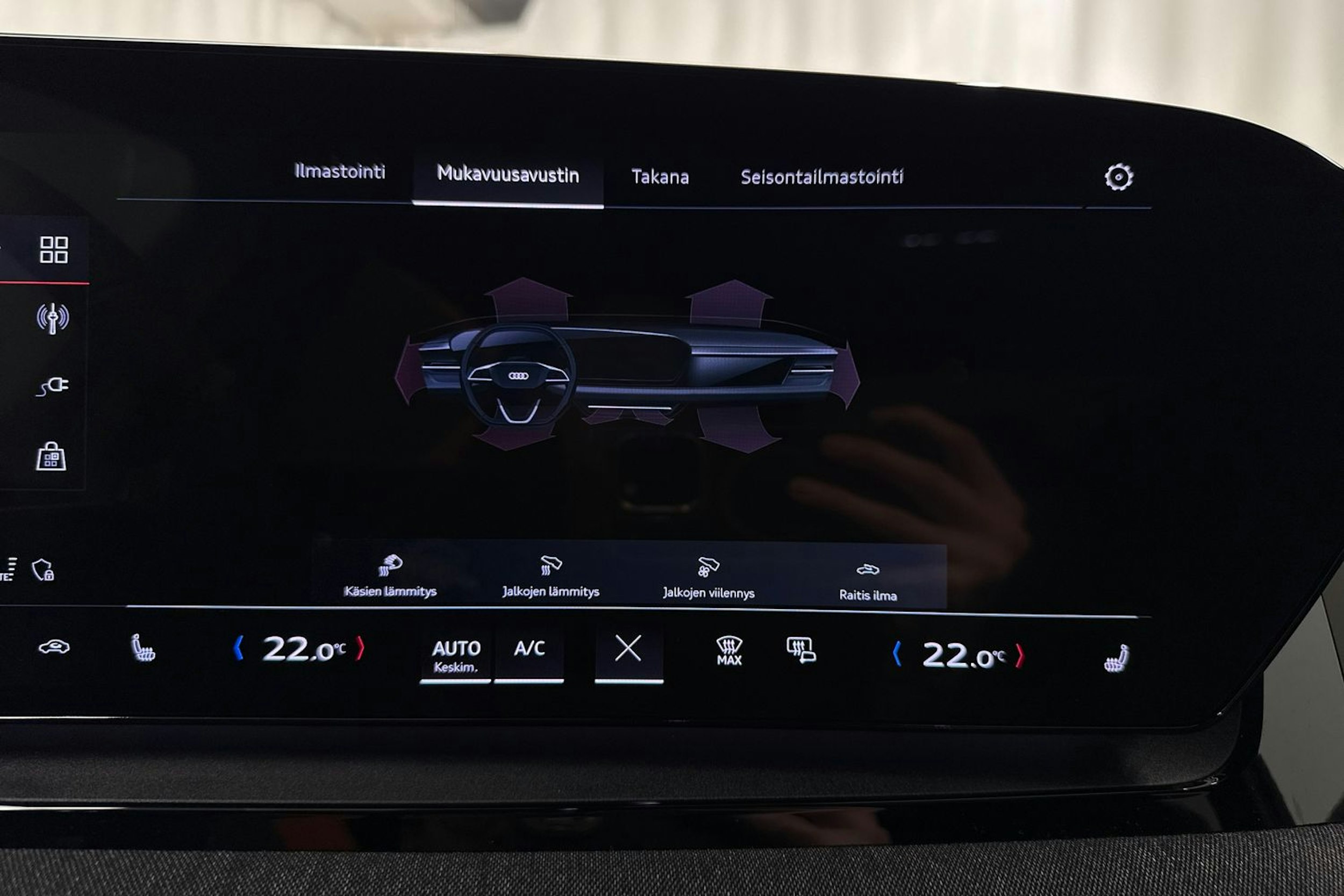 met. harmaa Audi Q6 e-tron 2025 kuva 32.