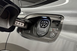 met. harmaa Audi Q6 e-tron 2025 kuva 37.