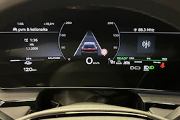punainen Audi Q6 e-tron 2025 kuva 13.