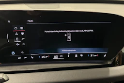 punainen Audi Q6 e-tron 2025 kuva 18.