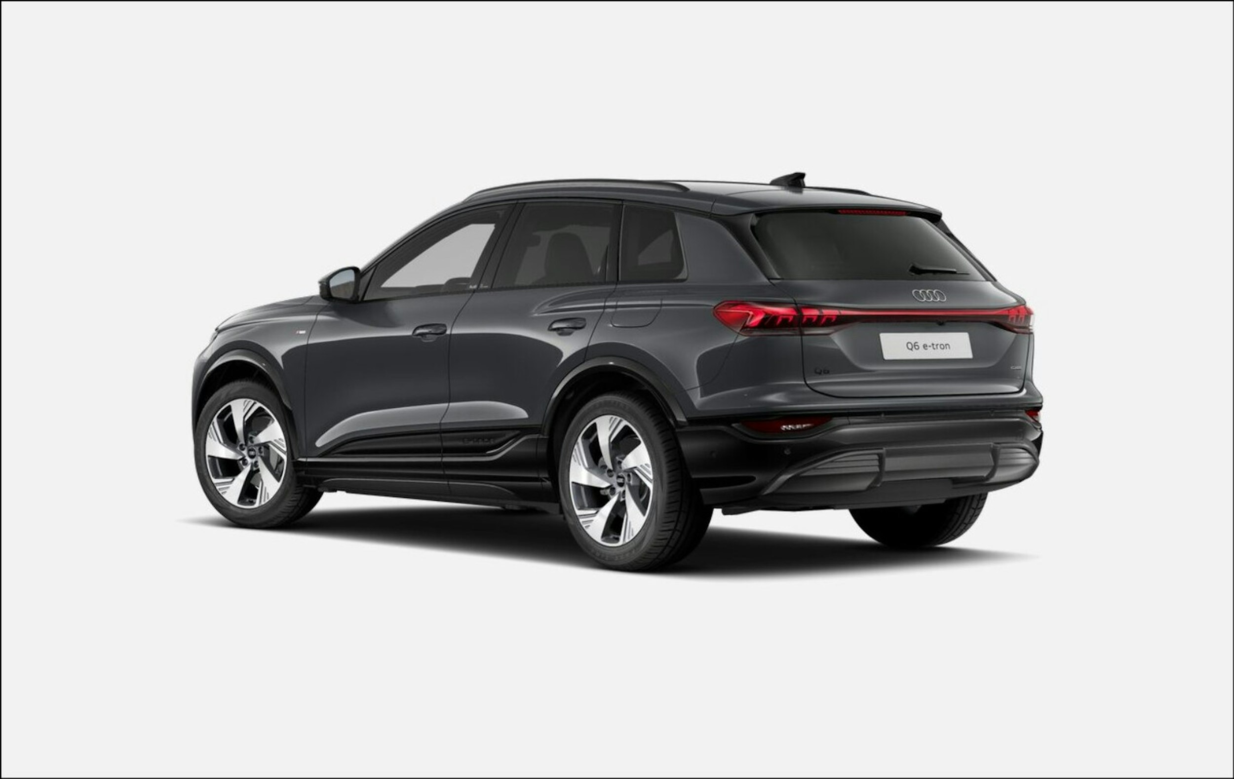 harmaa Audi Q6 e-tron 2025 kuva 4.