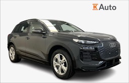 harmaa Audi Q6 e-tron 2025 kuva 1.