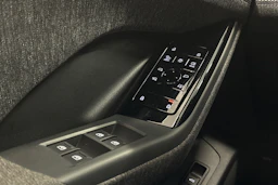 harmaa Audi Q6 e-tron 2025 kuva 21.