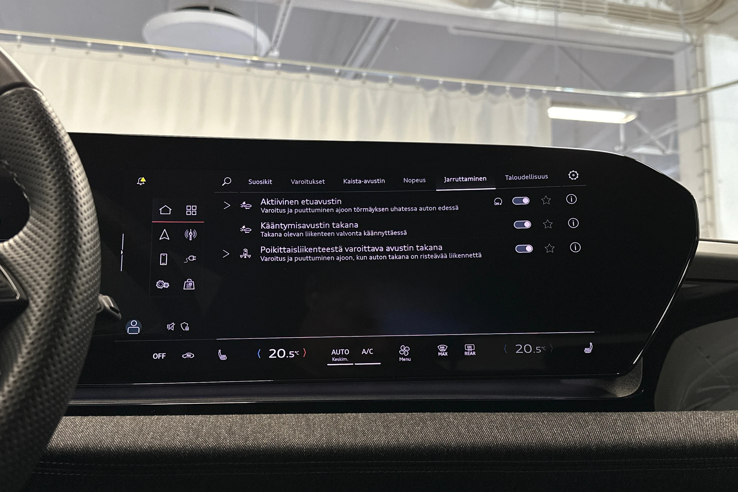 harmaa Audi Q6 e-tron 2025 kuva 32.