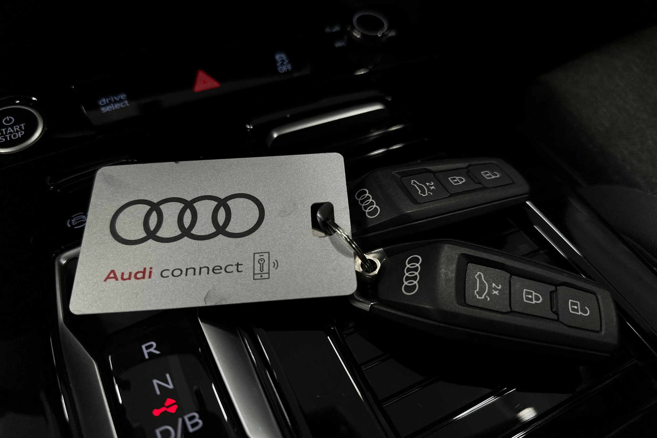 harmaa Audi Q6 e-tron 2025 kuva 34.