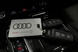 harmaa Audi Q6 e-tron 2025 kuva 34.