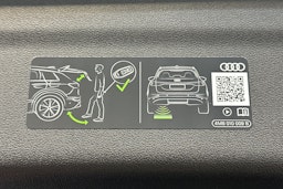 valkoinen Audi Q6 e-tron 2025 kuva 14.