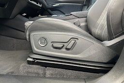 valkoinen Audi Q6 e-tron 2025 kuva 18.