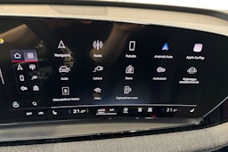 valkoinen Audi Q6 e-tron 2025 kuva 23.