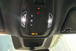 valkoinen Audi Q6 e-tron 2025 kuva 26.