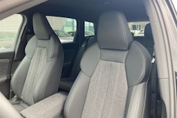 musta Audi Q6 e-tron 2025 kuva 11.