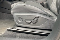 musta Audi Q6 e-tron 2025 kuva 12.