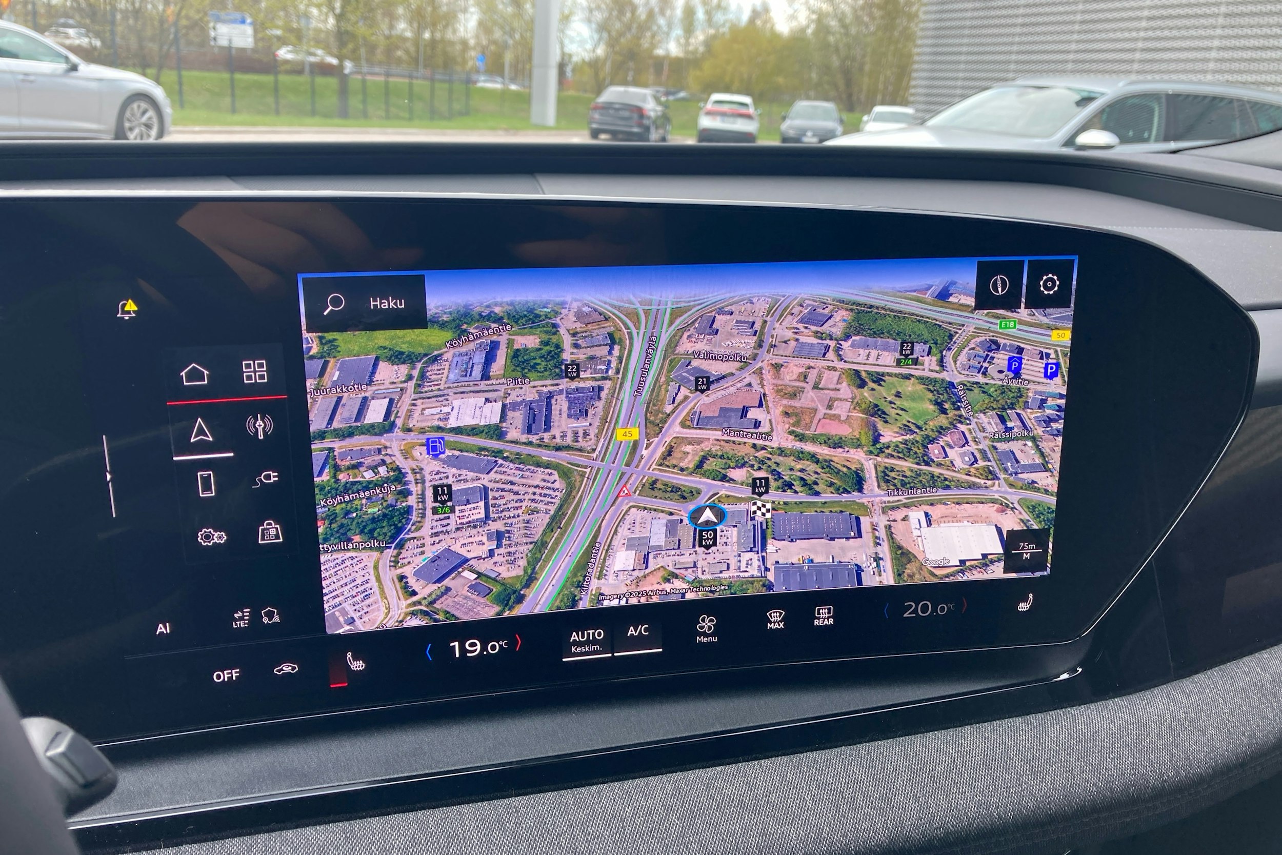 musta Audi Q6 e-tron 2025 kuva 14.