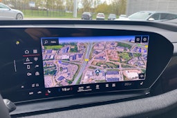 musta Audi Q6 e-tron 2025 kuva 14.