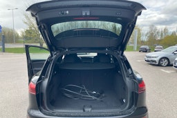 musta Audi Q6 e-tron 2025 kuva 16.