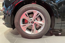 musta Audi Q6 e-tron 2025 kuva 10.