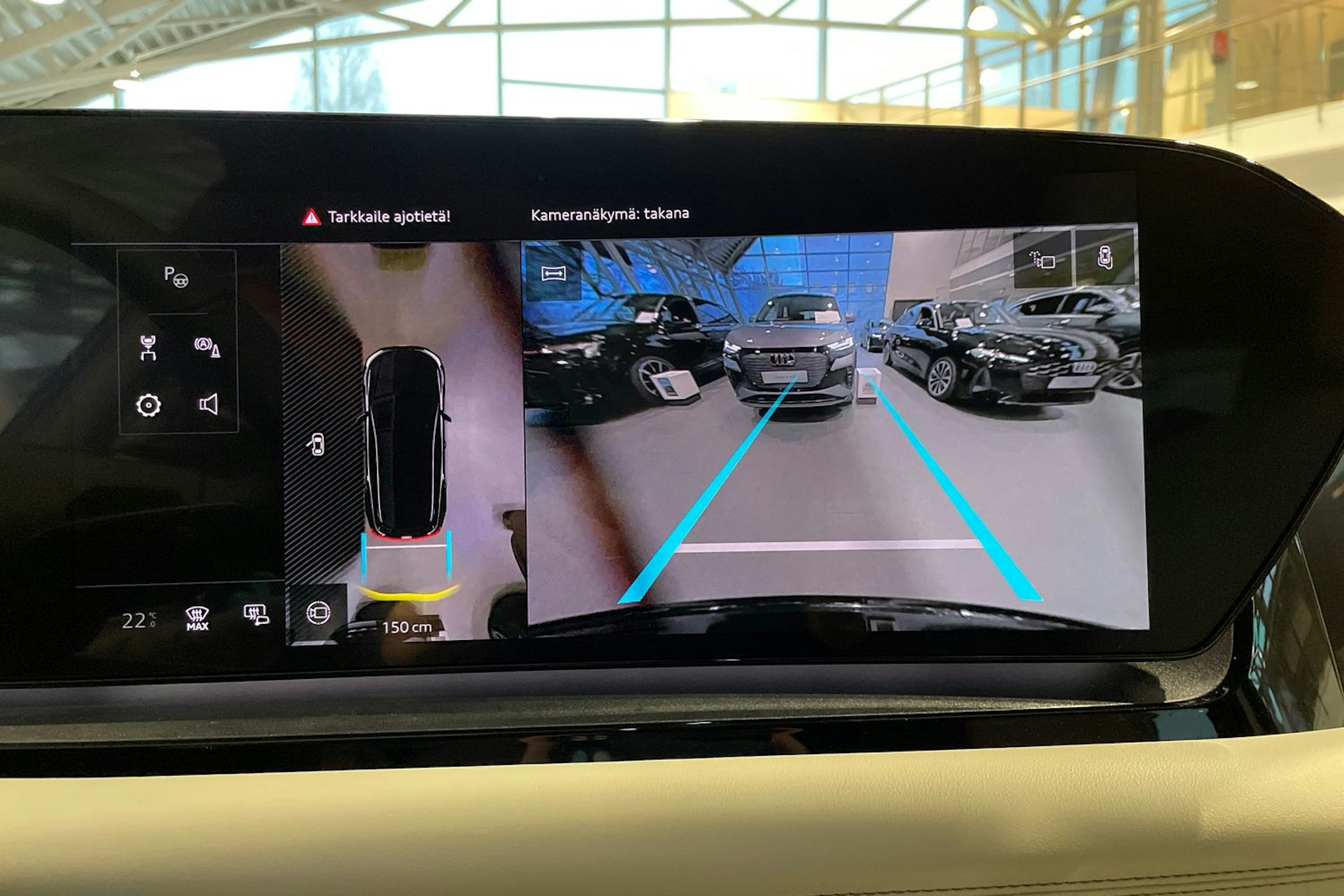 musta Audi Q6 e-tron 2025 kuva 14.