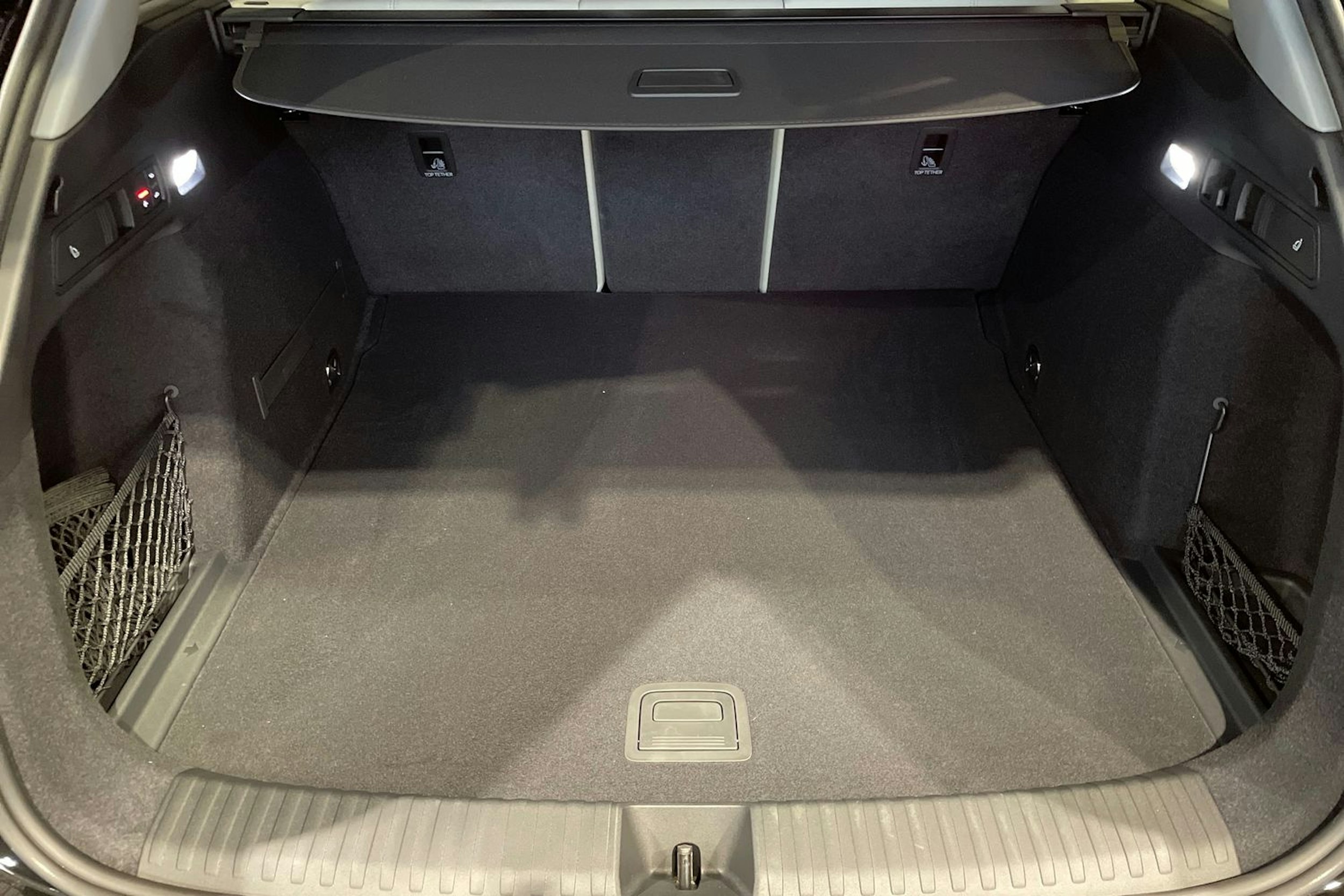 musta Audi Q6 e-tron 2025 kuva 16.