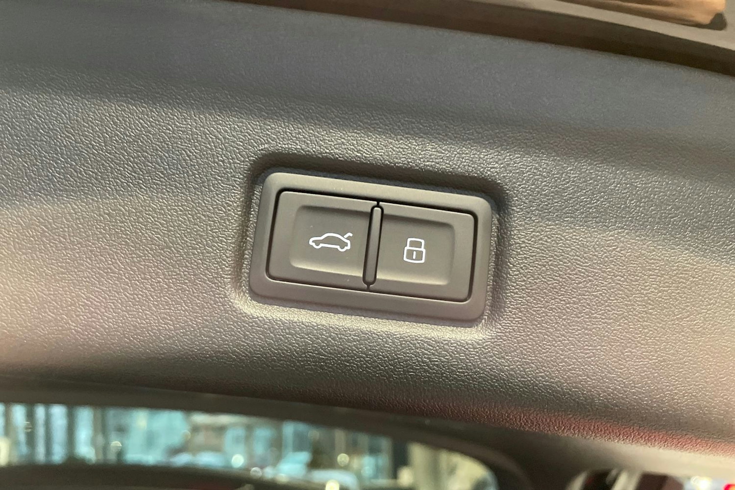 musta Audi Q6 e-tron 2025 kuva 17.