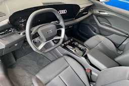 harmaa Audi Q6 e-tron 2025 kuva 5.