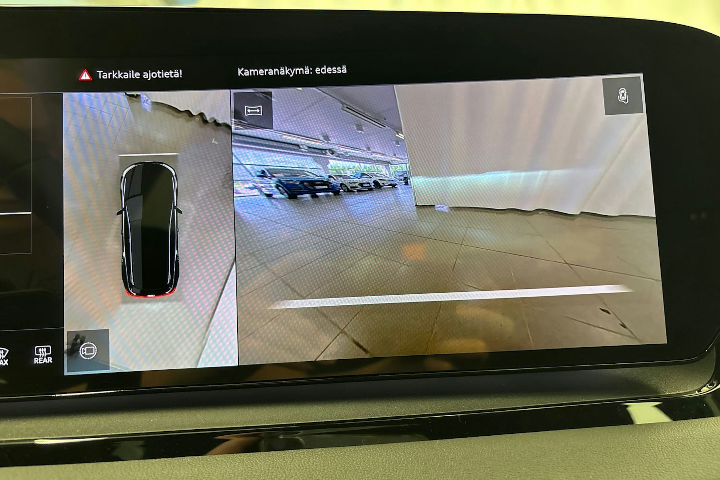 harmaa Audi Q6 e-tron 2025 kuva 17.