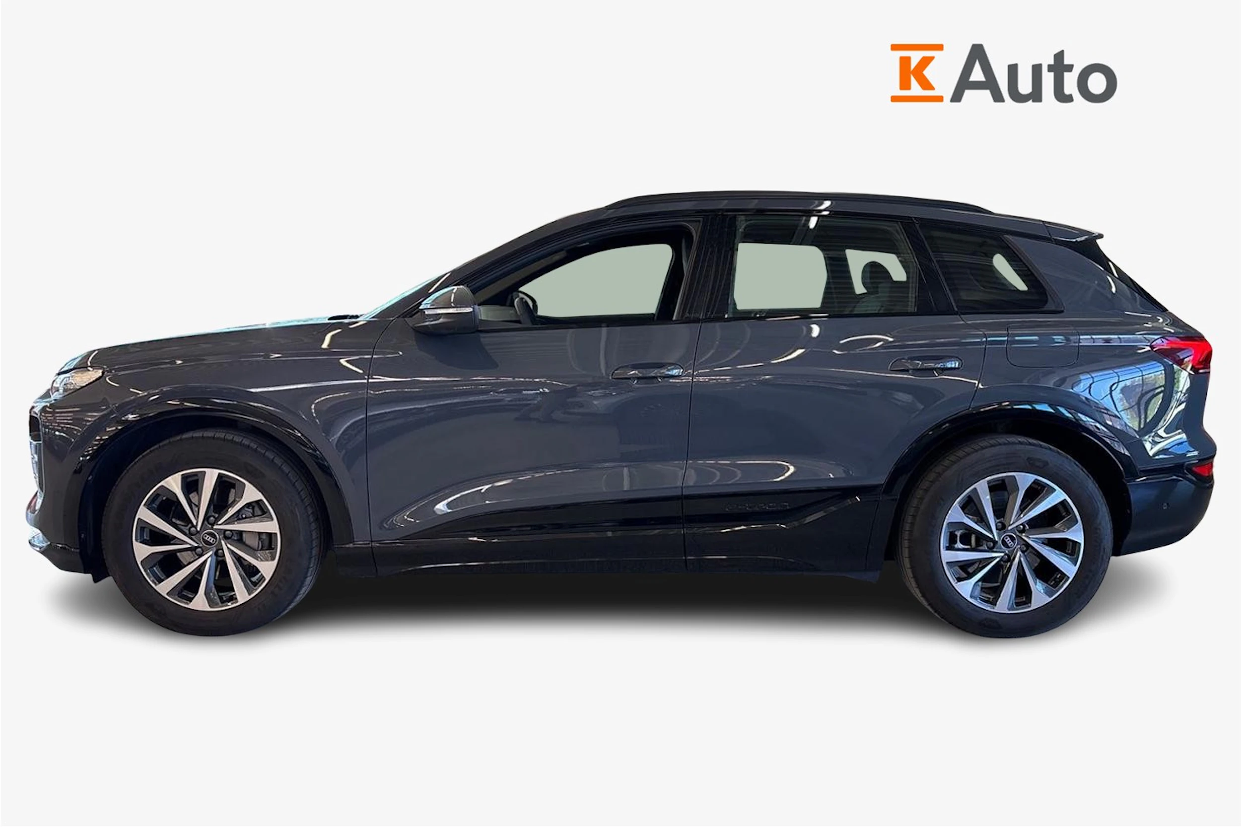 Harmaa Audi Q6 e-tron 2025 kuva 5.