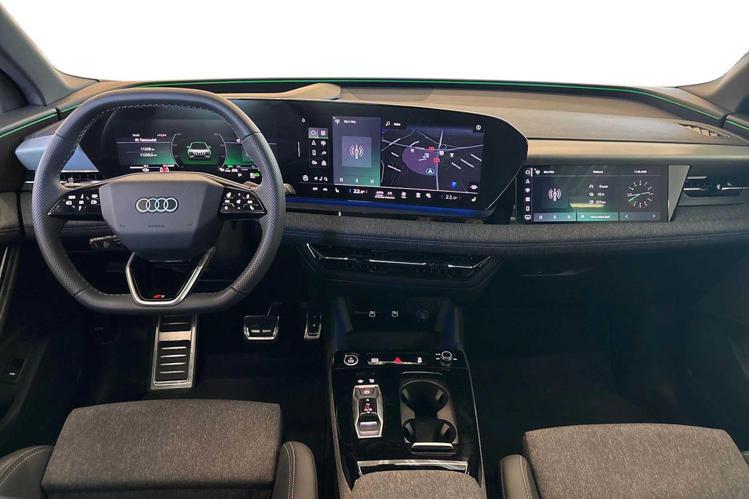 Harmaa Audi Q6 e-tron 2025 kuva 7.