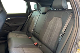 Harmaa Audi Q6 e-tron 2025 kuva 8.
