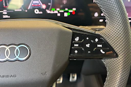 Harmaa Audi Q6 e-tron 2025 kuva 12.