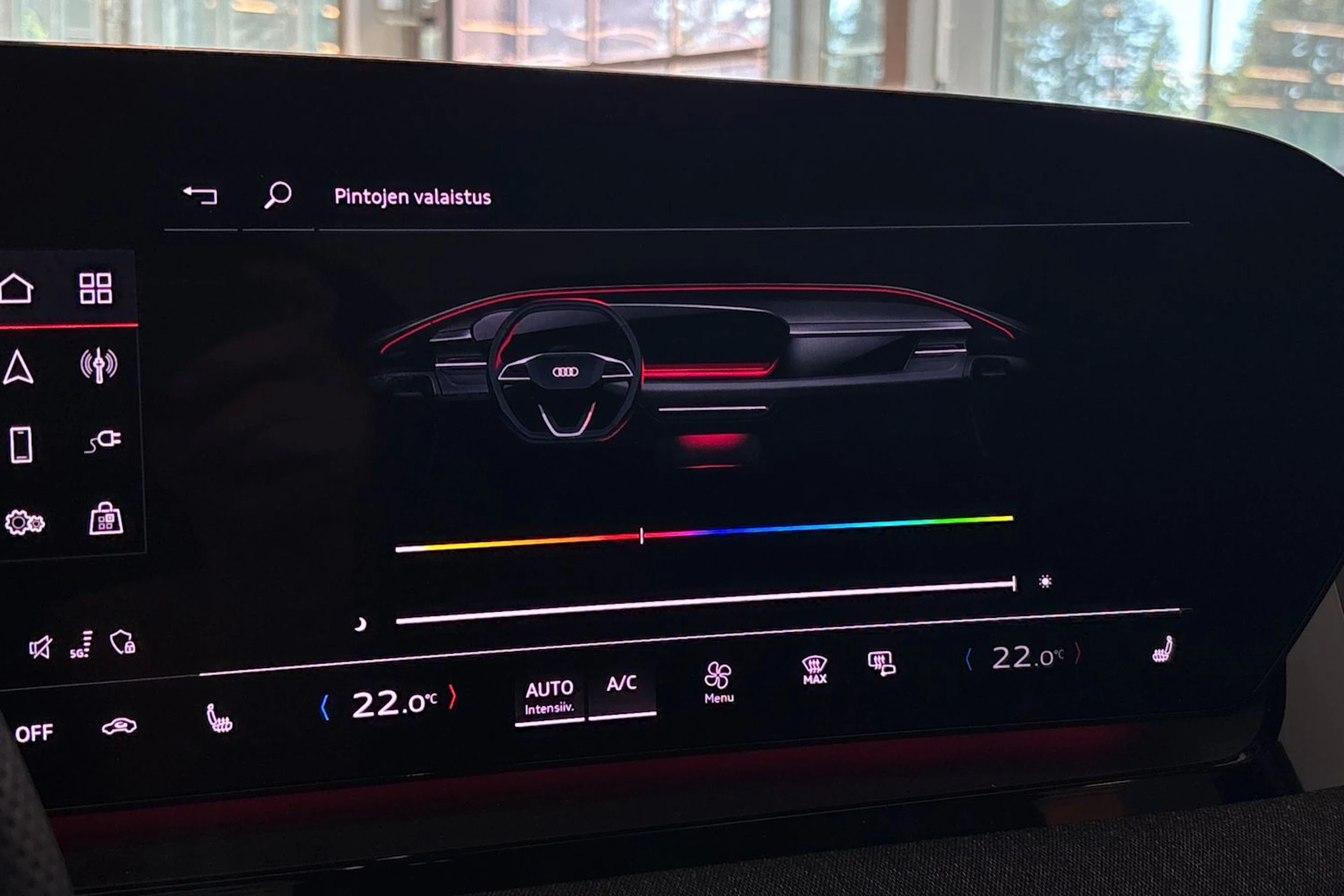 Harmaa Audi Q6 e-tron 2025 kuva 13.