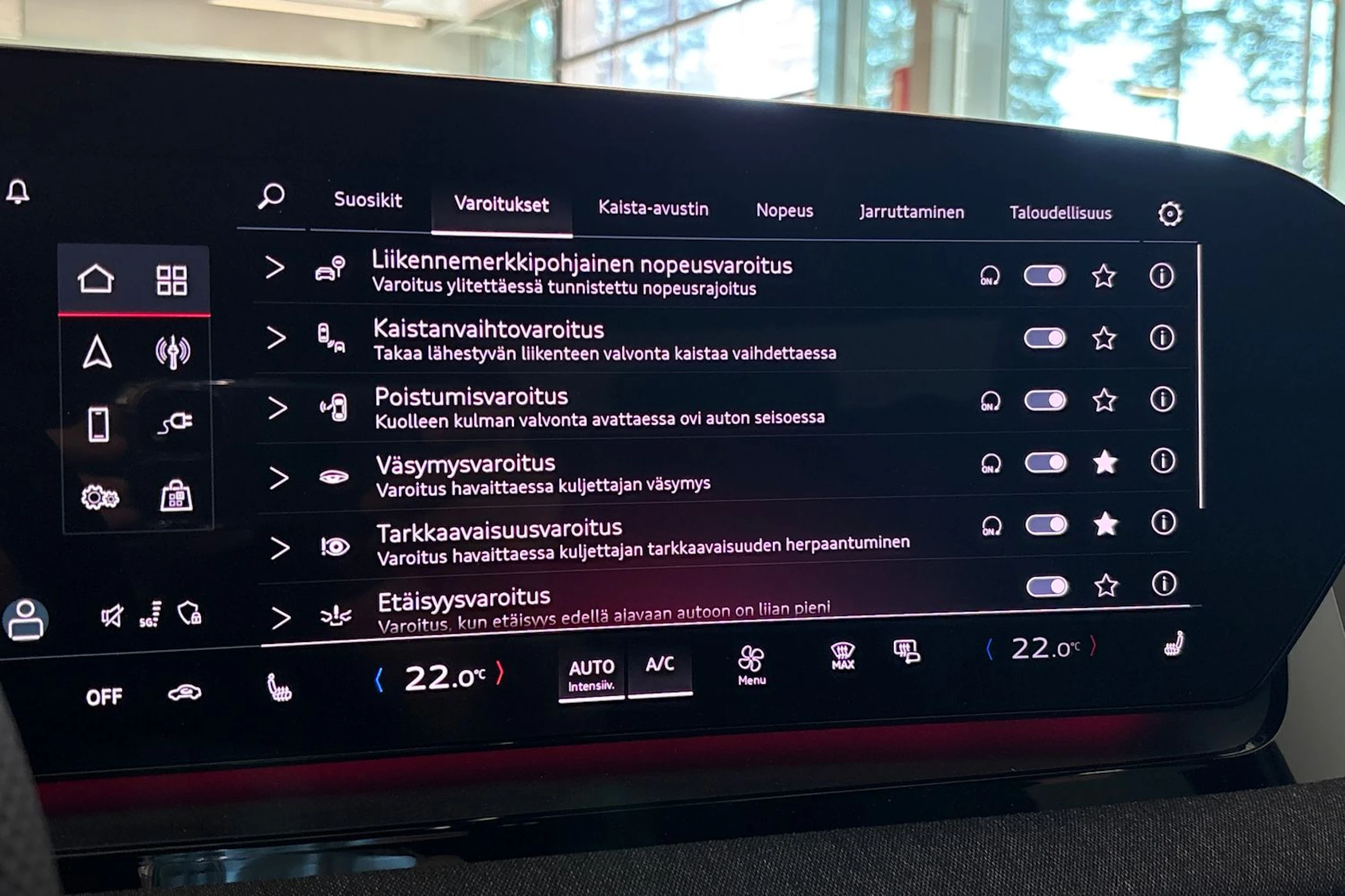 Harmaa Audi Q6 e-tron 2025 kuva 14.