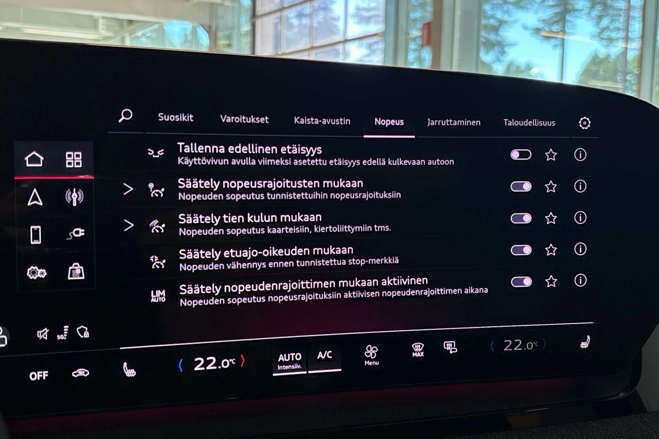 Harmaa Audi Q6 e-tron 2025 kuva 15.